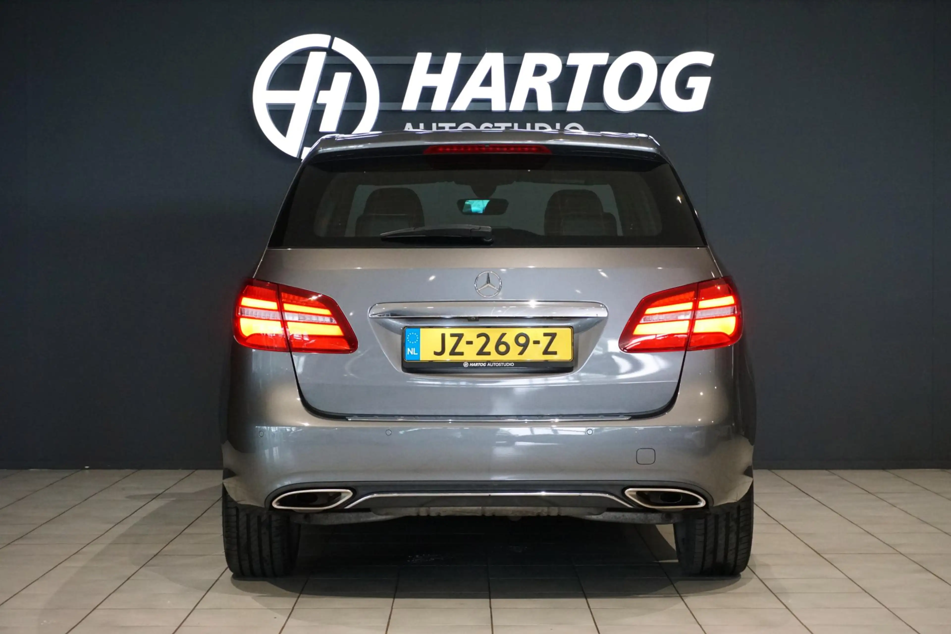 Mercedes-Benz B 180 Prestige + CAMERA / NAVI / CLIMATE CONTROL — photo 11