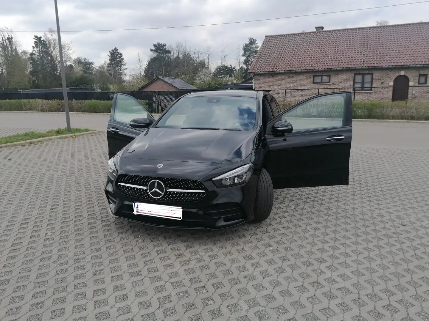 Mercedes-Benz B 200 7G-DCT Edition 19 Zwart - 1
