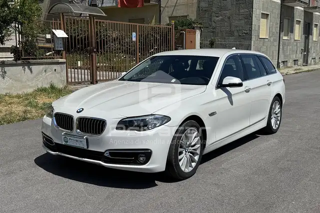 BMW 520 520d xDrive Touring Luxury