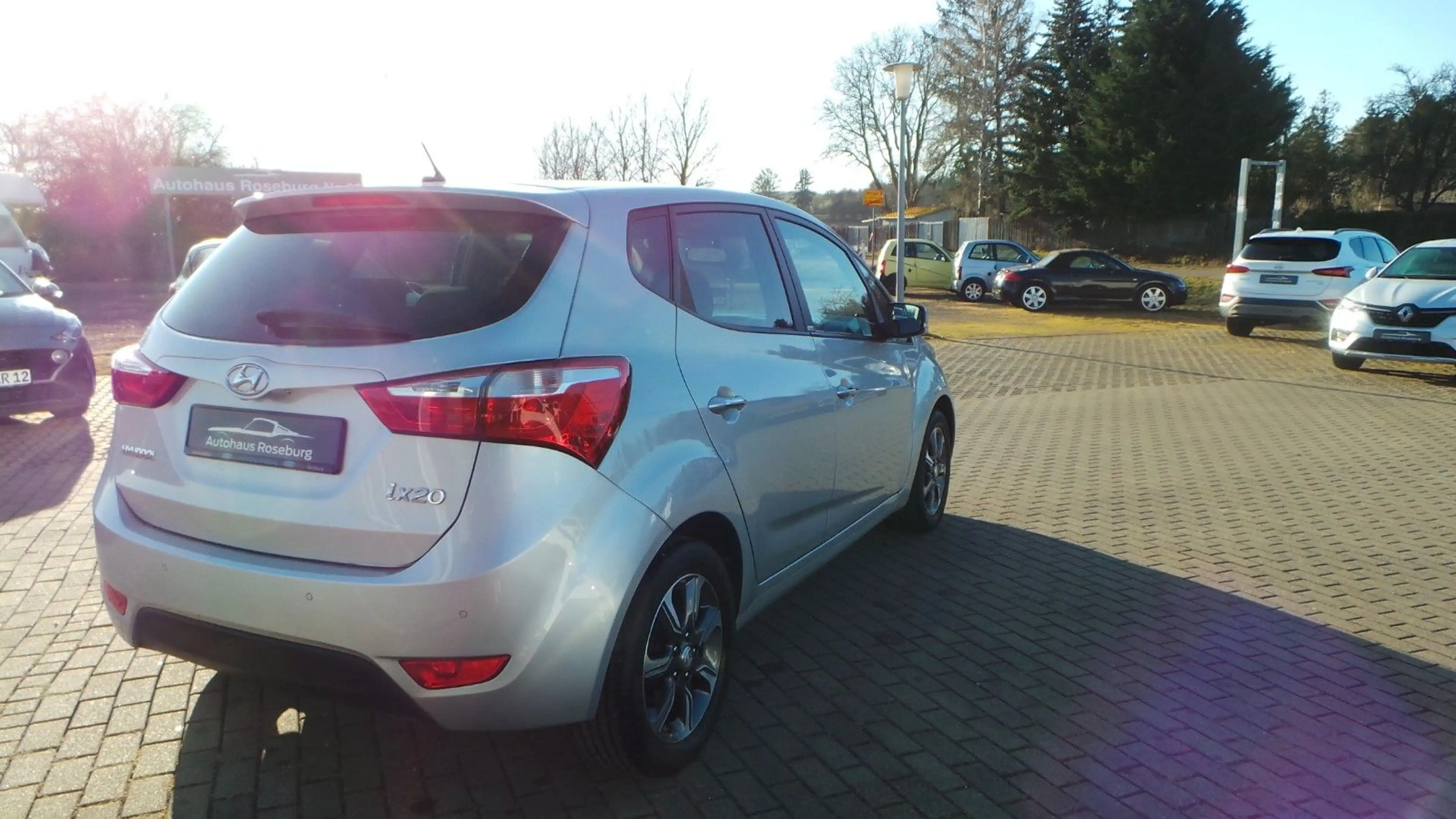 Hyundai iX20 Passion Klimaautomatik, Sitzheizung, Navi — photo 6