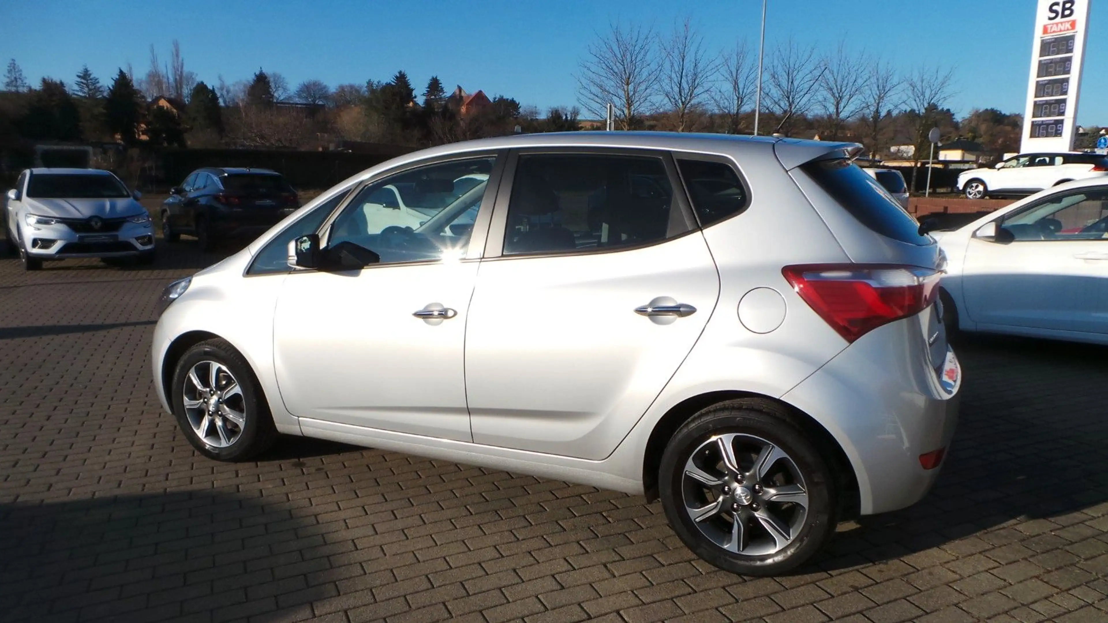 Hyundai iX20 Passion Klimaautomatik, Sitzheizung, Navi — photo 7