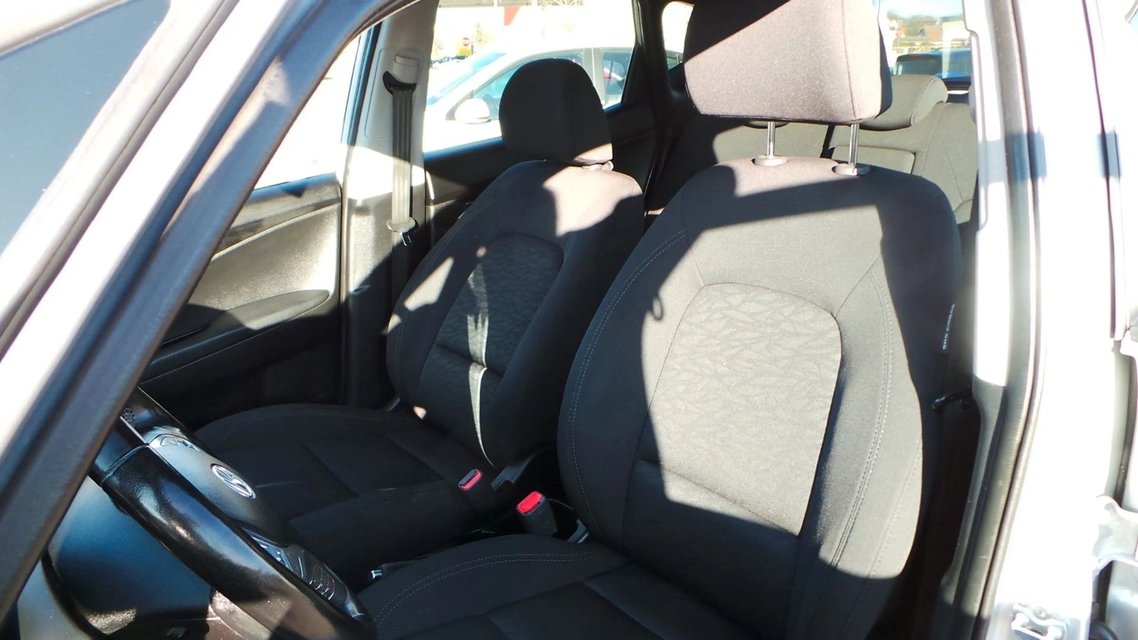 Hyundai iX20 Passion Klimaautomatik, Sitzheizung, Navi — photo 14
