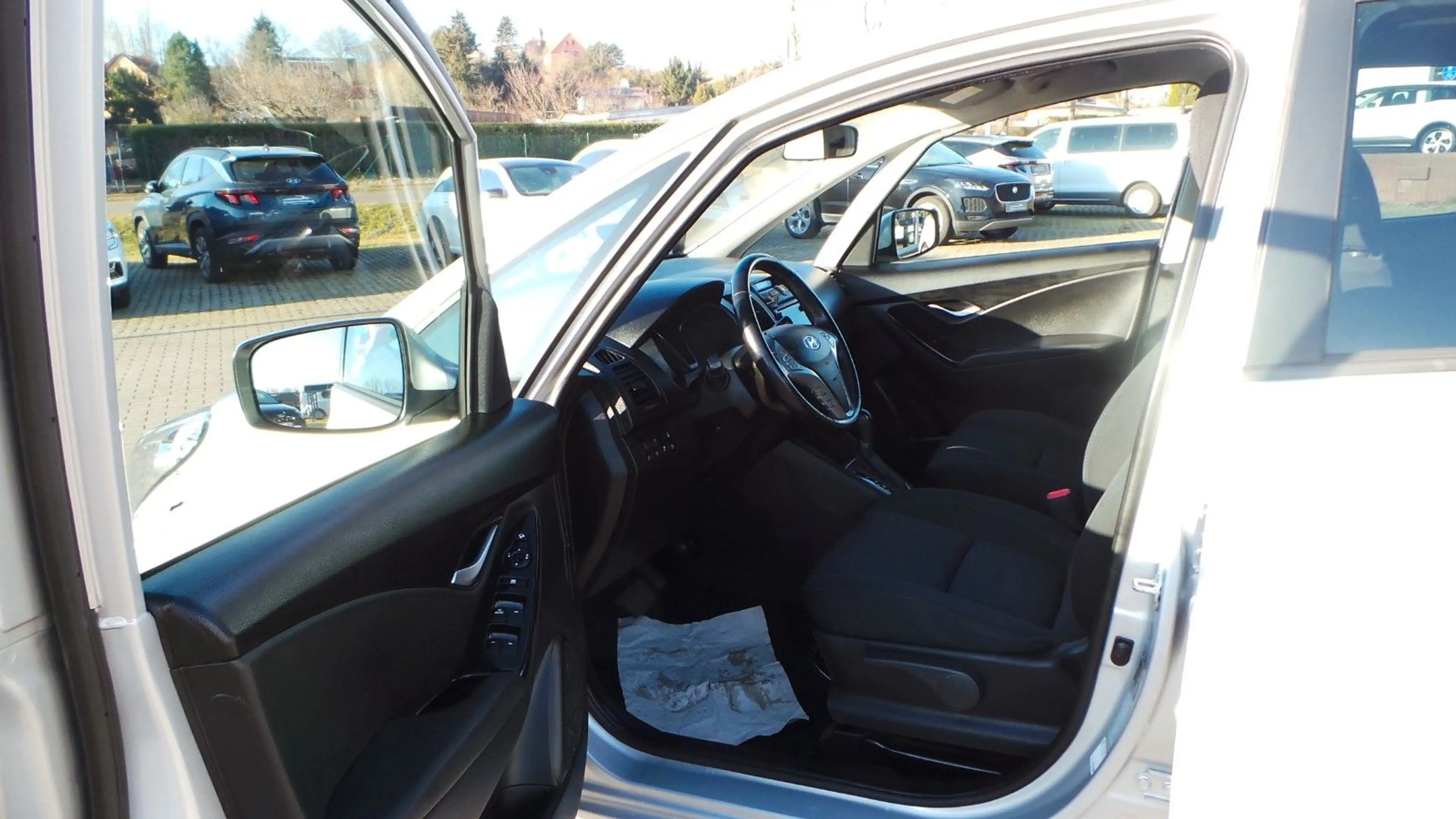 Hyundai iX20 Passion Klimaautomatik, Sitzheizung, Navi — photo 10