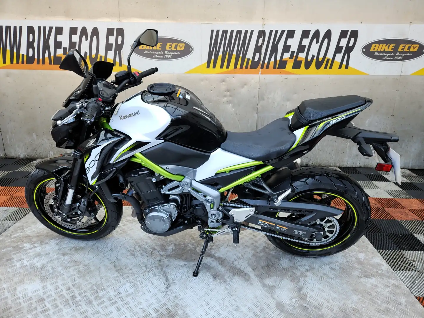 Kawasaki Z 900 Blanc - 2