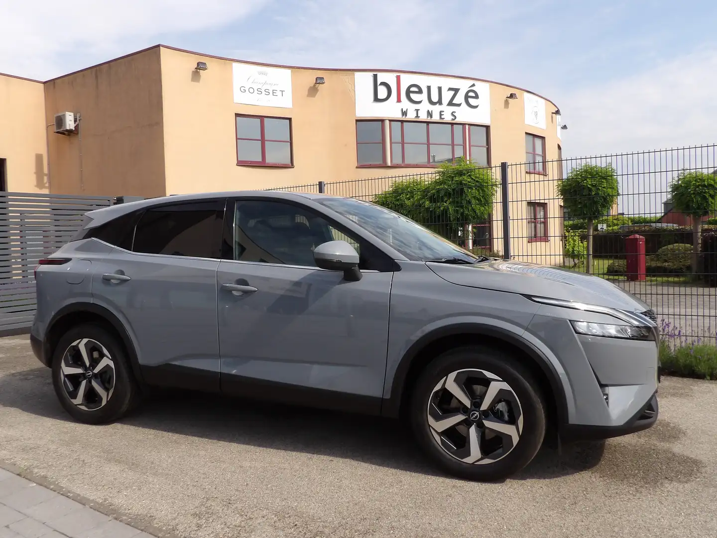 Nissan Qashqai Qashqai 1.3 DIG-T MHEV N-Connecta Mild Hybrid Gris - 2