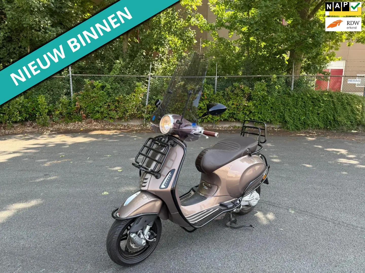 Vespa Primavera Snorscooter 4T Maro - 1