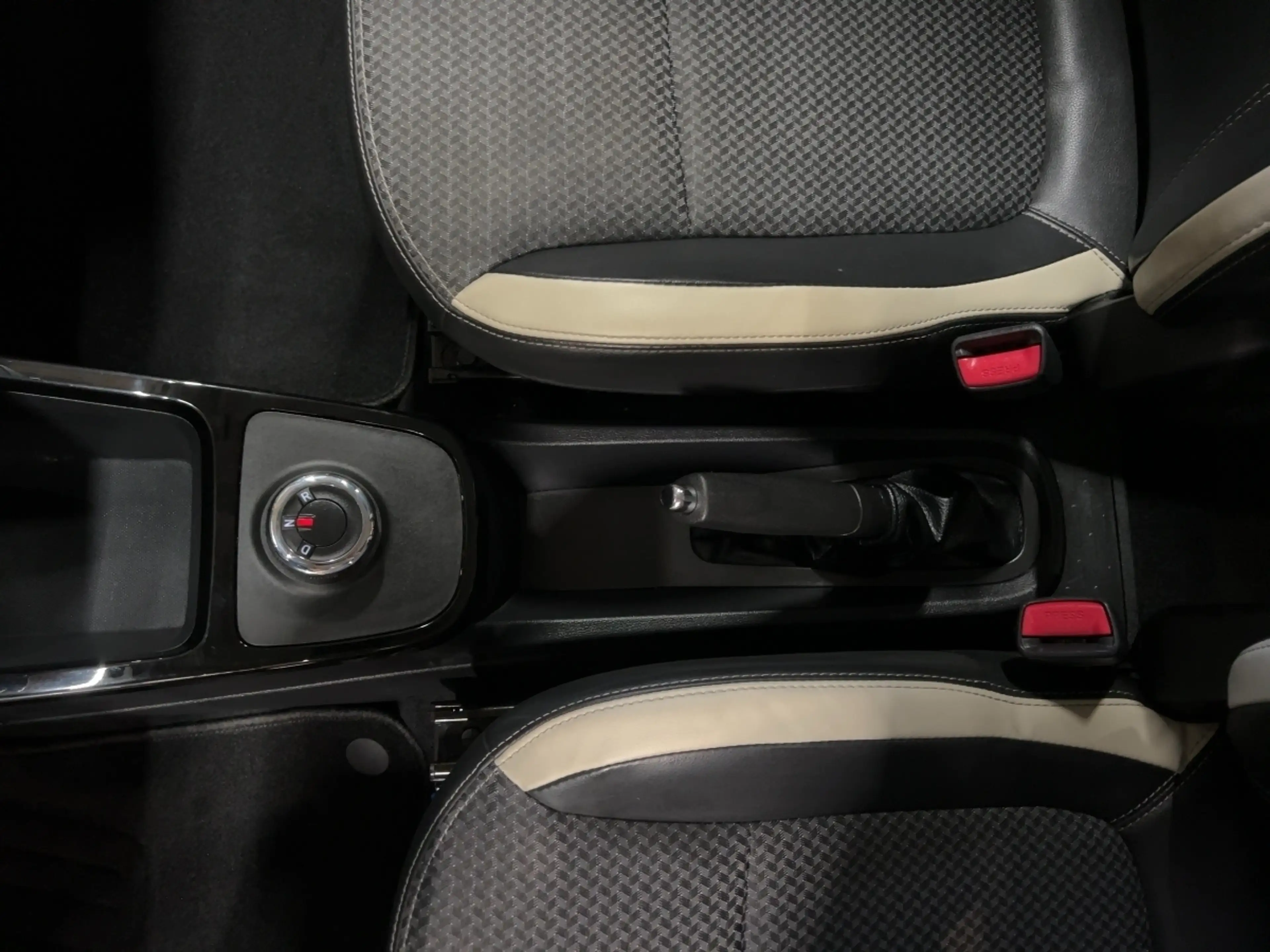 Dacia Spring Essential 48 — photo 15