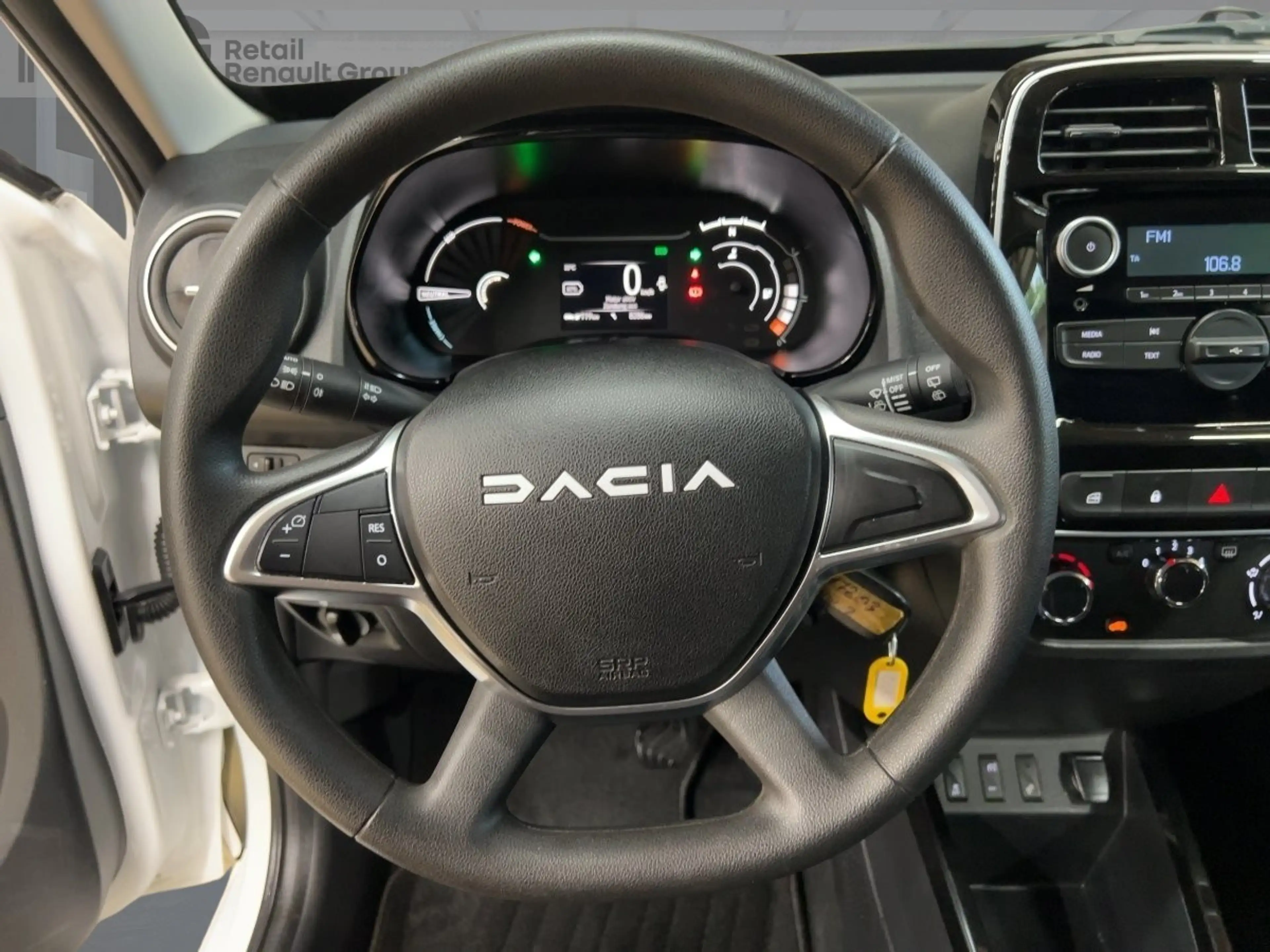 Dacia Spring Essential 48 — photo 11