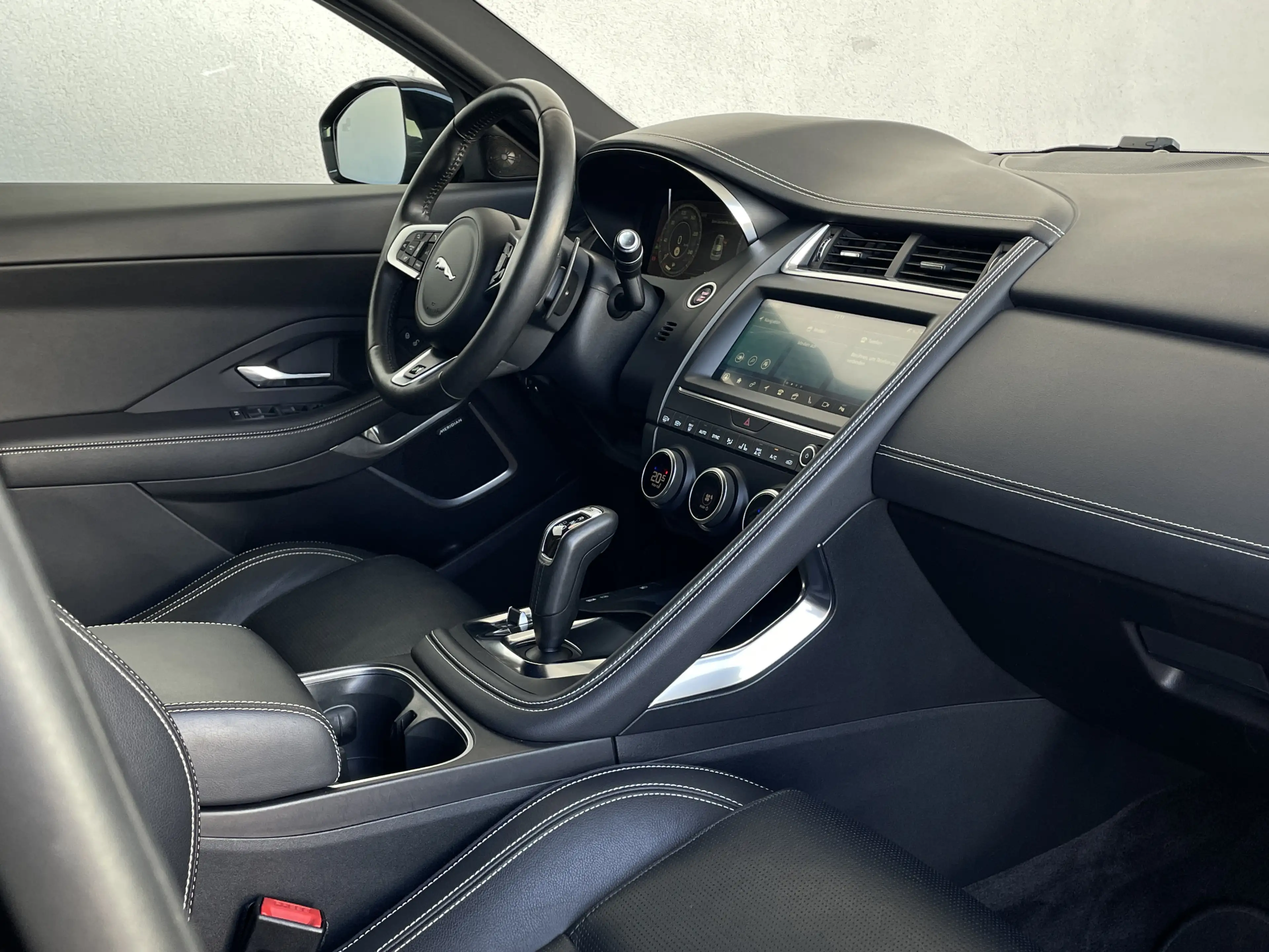 Jaguar E-Pace R-Dynamic S AWD*BLACK PACK*9-GANG*20 ZOLL — photo 15