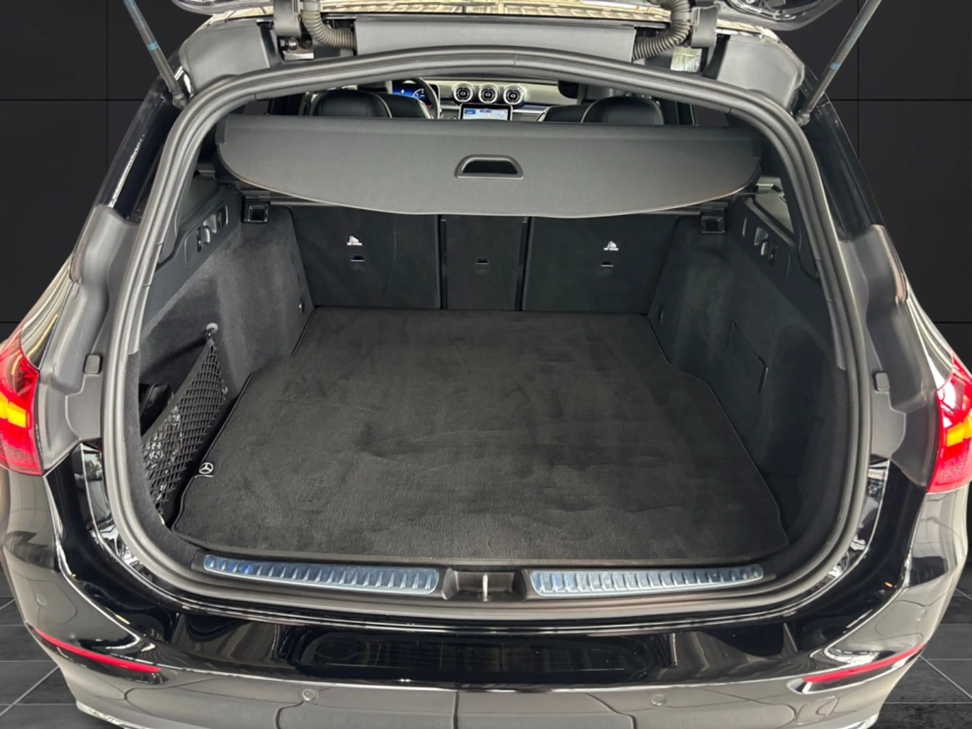 Mercedes-Benz C 200 d T Avantgarde*Edition*LED*Distronic*360K* — photo 15