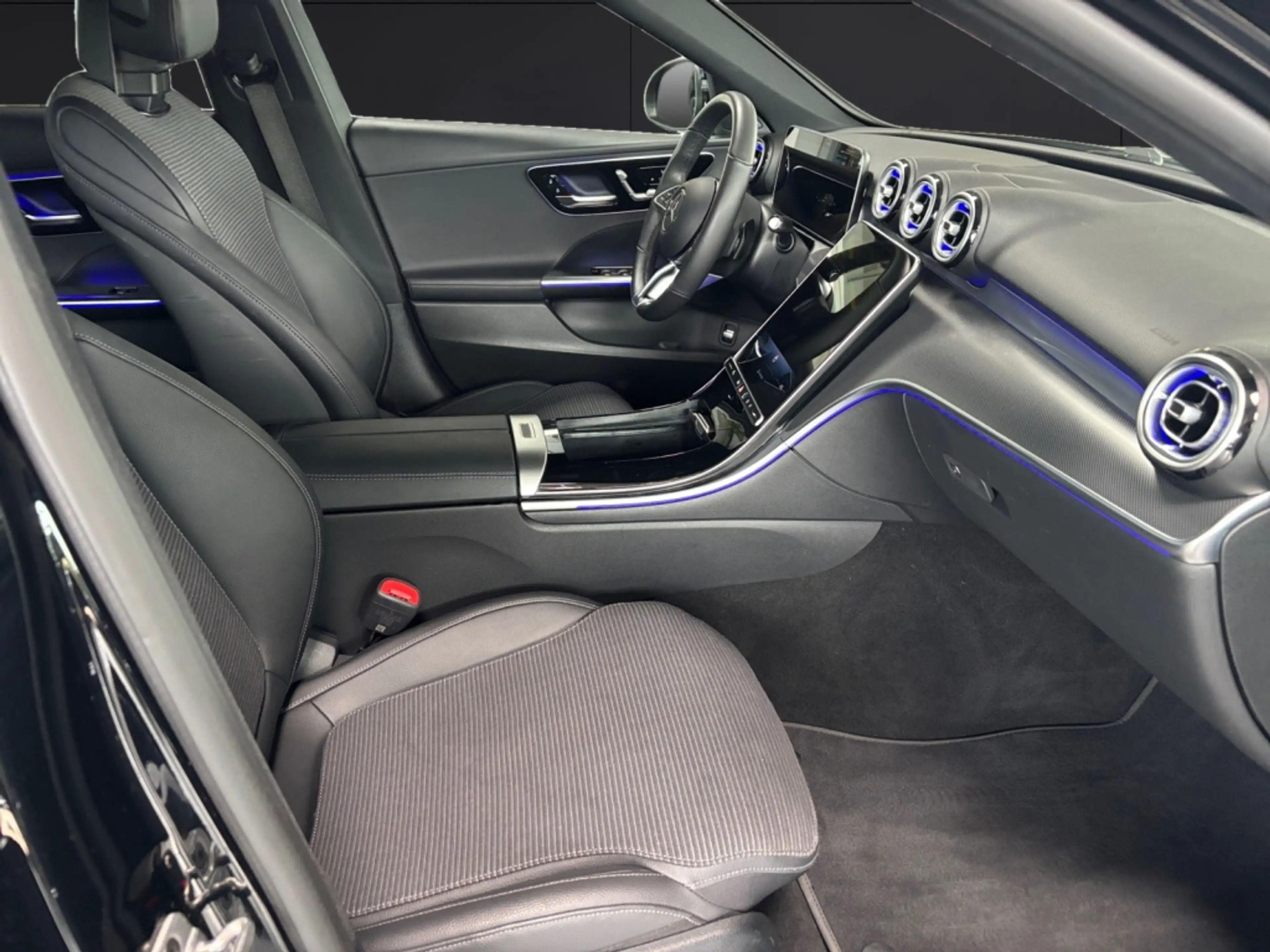Mercedes-Benz C 200 d T Avantgarde*Edition*LED*Distronic*360K* — photo 6