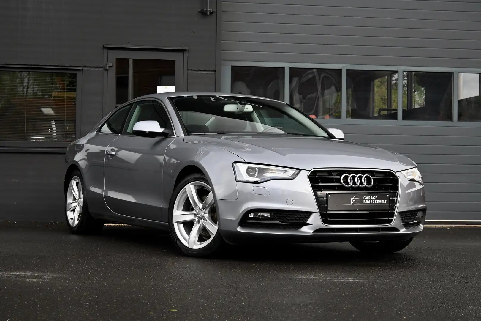 Audi A5 2.0tdi - Coupé - Automaat - Camera - Xenon -18" Grijs - 1