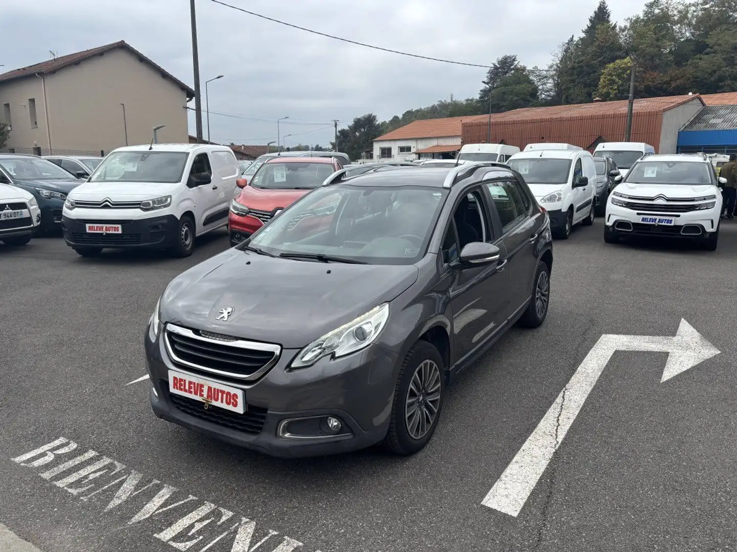 Peugeot 2008 1.6 BlueHDi 100ch Style Grijs - 2