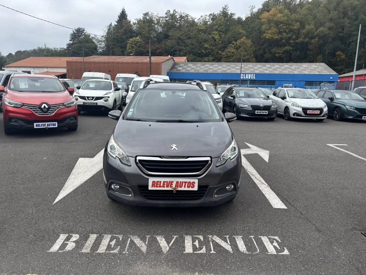 Peugeot 2008 1.6 BlueHDi 100ch Style Grau - 1
