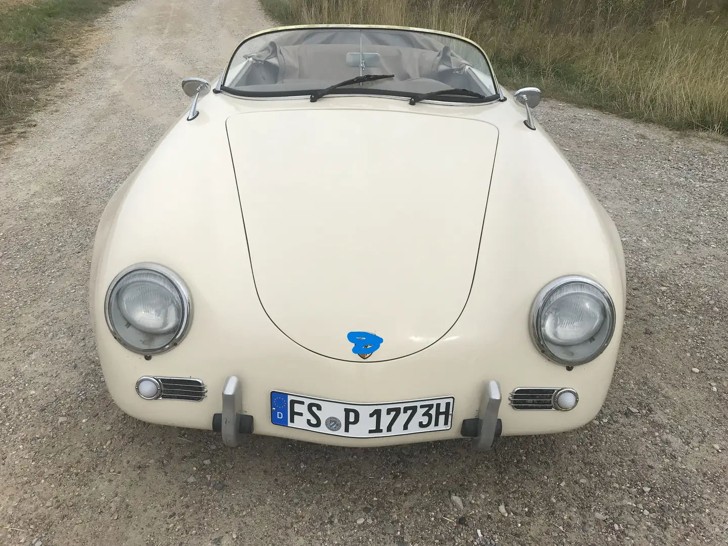 Oldtimer Volkswagen Beige - 2