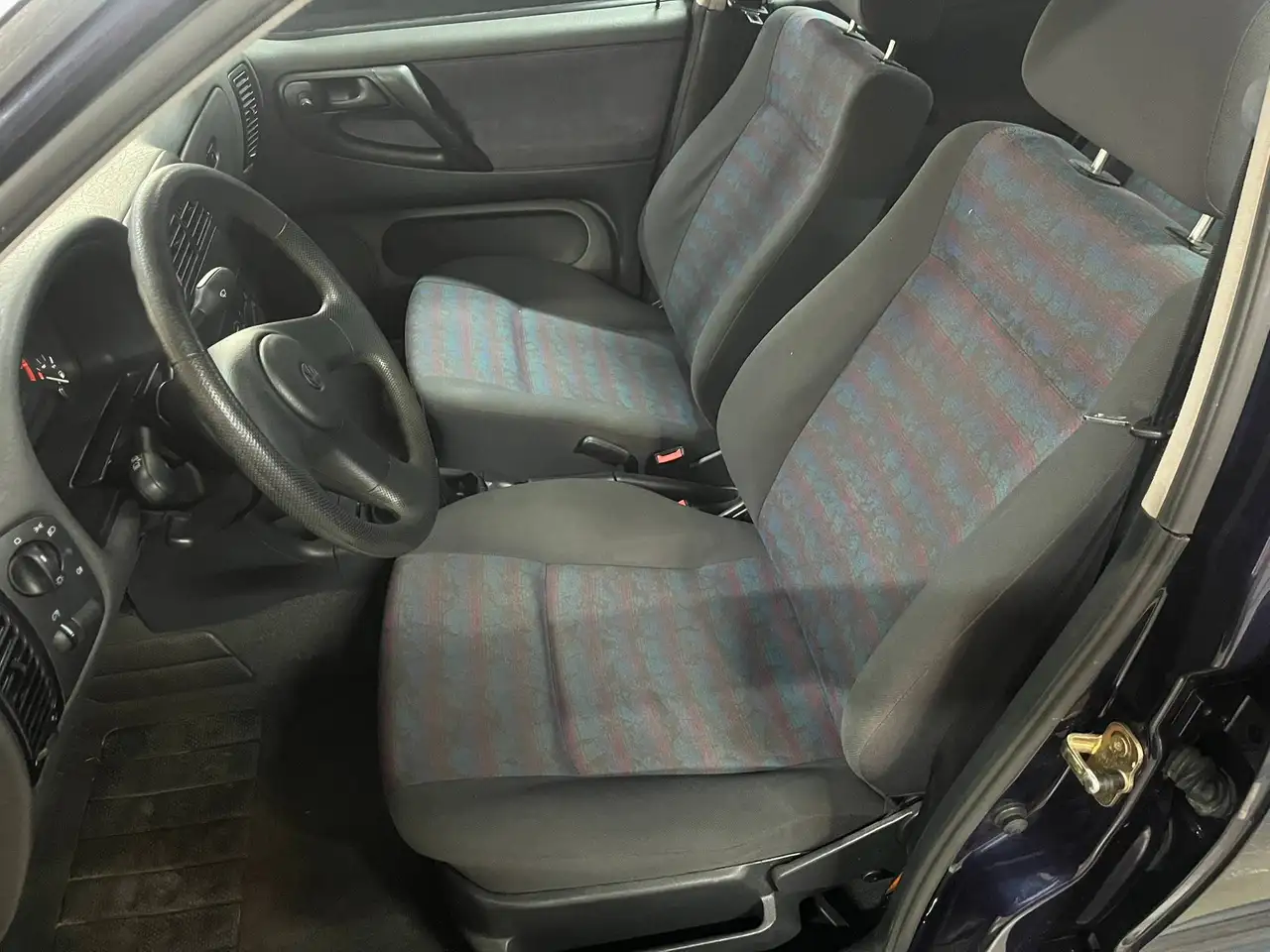 Volkswagen Polo 5p 1.6 aria condizionata e servosterzo!!, foto 3