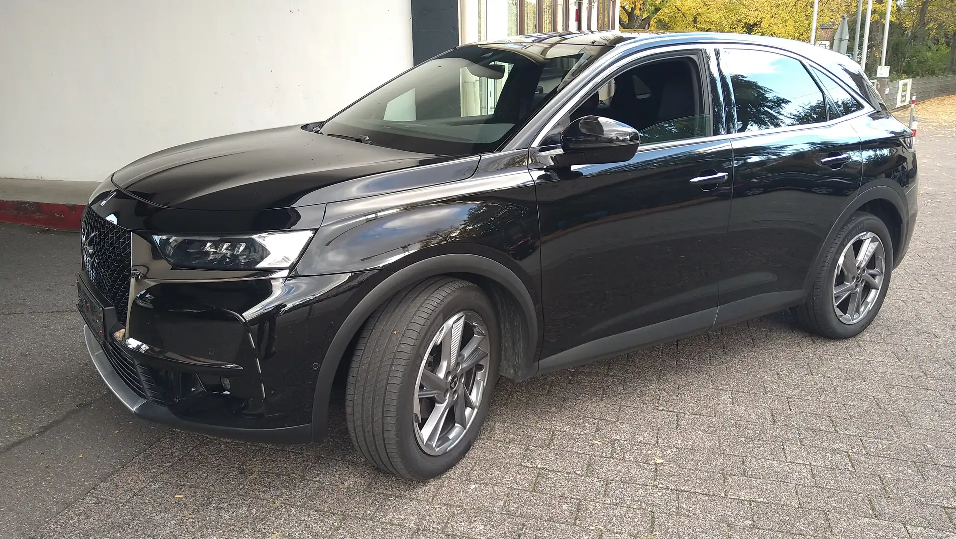Citroen DS DS7 2,0 HDI Crossback 180 Aut. Schwarz - 1