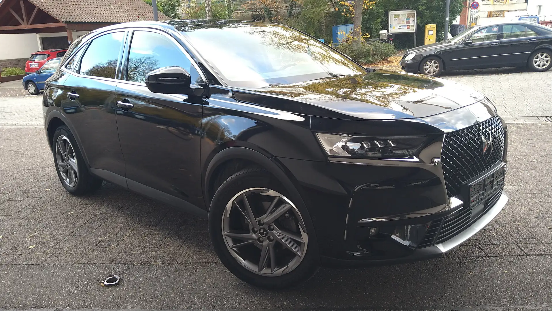 Citroen DS DS7 2,0 HDI Crossback 180 Aut. Schwarz - 2