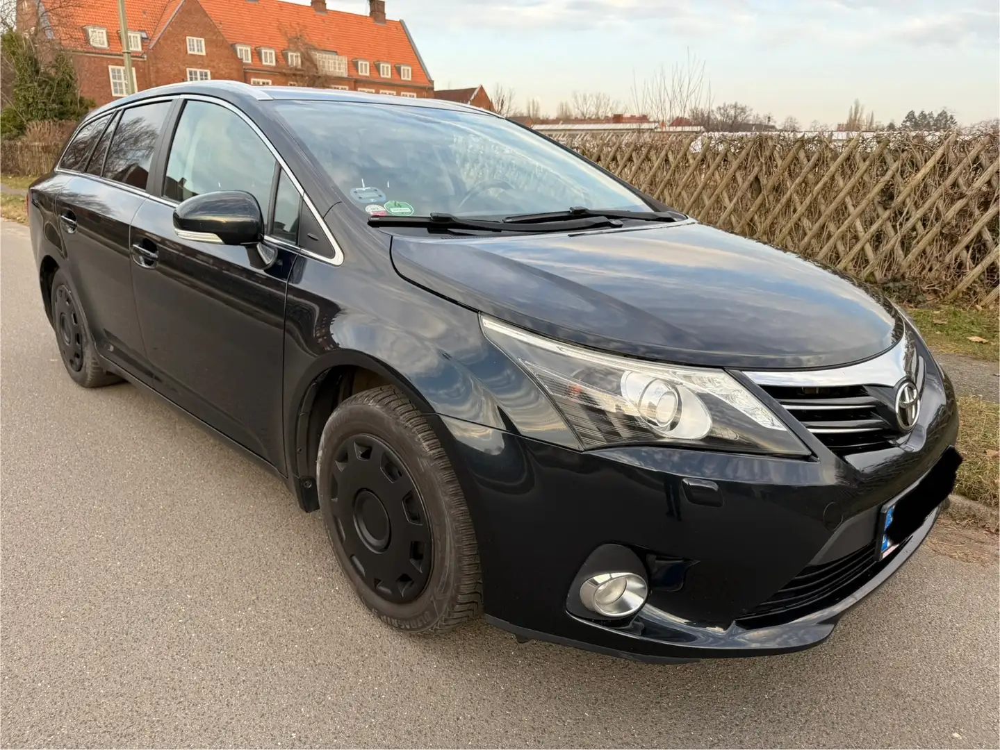 Toyota Avensis Kombi 1.8 Automatik*15JahreGarantie*Navi*AHK*Kamer Schwarz - 2