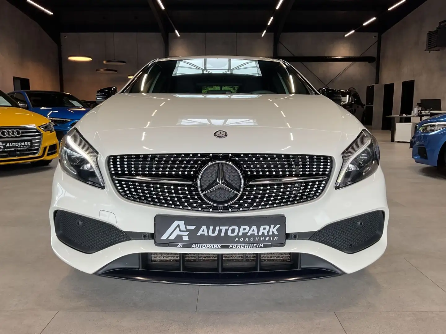 Mercedes-Benz A 220 A220d AMG Line Night-Paket H&K LED Leder Navi Wit - 2