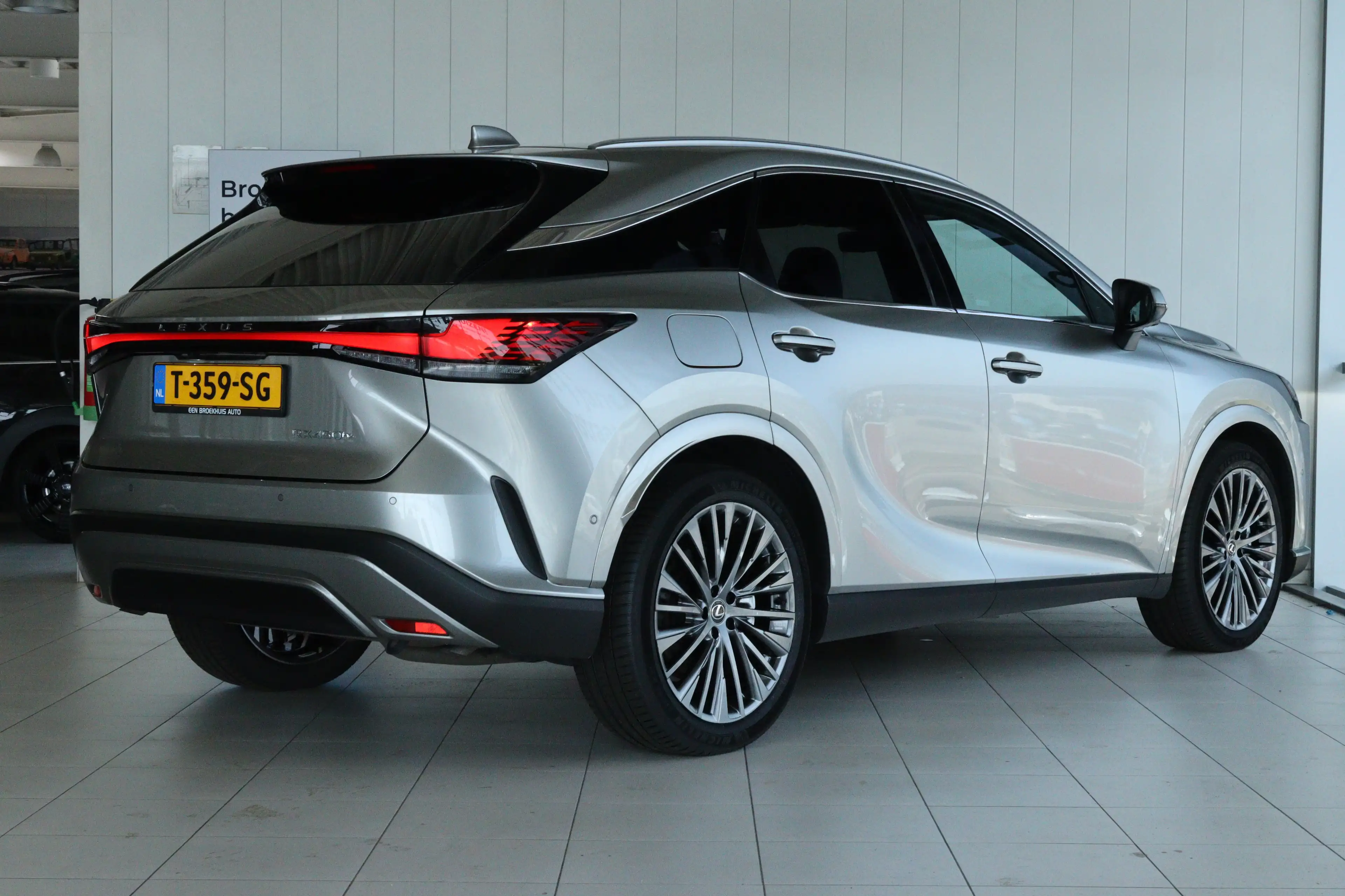 Lexus RX 450h 450h+ Plug-in Hybrid President Line ''OP AFSRPAAK' — photo 2