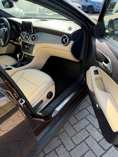 Mercedes-Benz GLA 200 — photo 11
