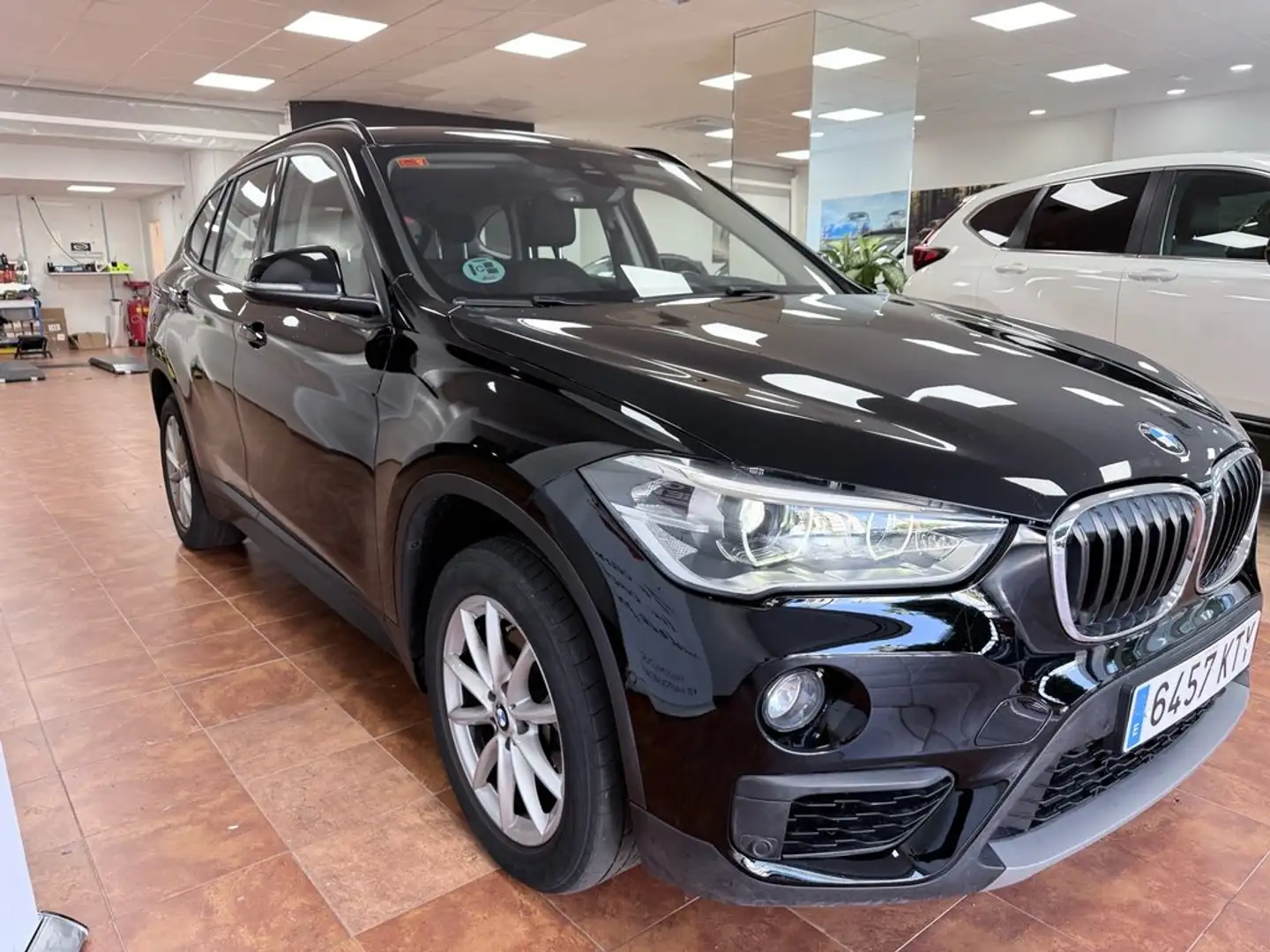 BMW X1 sDrive 18dA Business Negro - 2