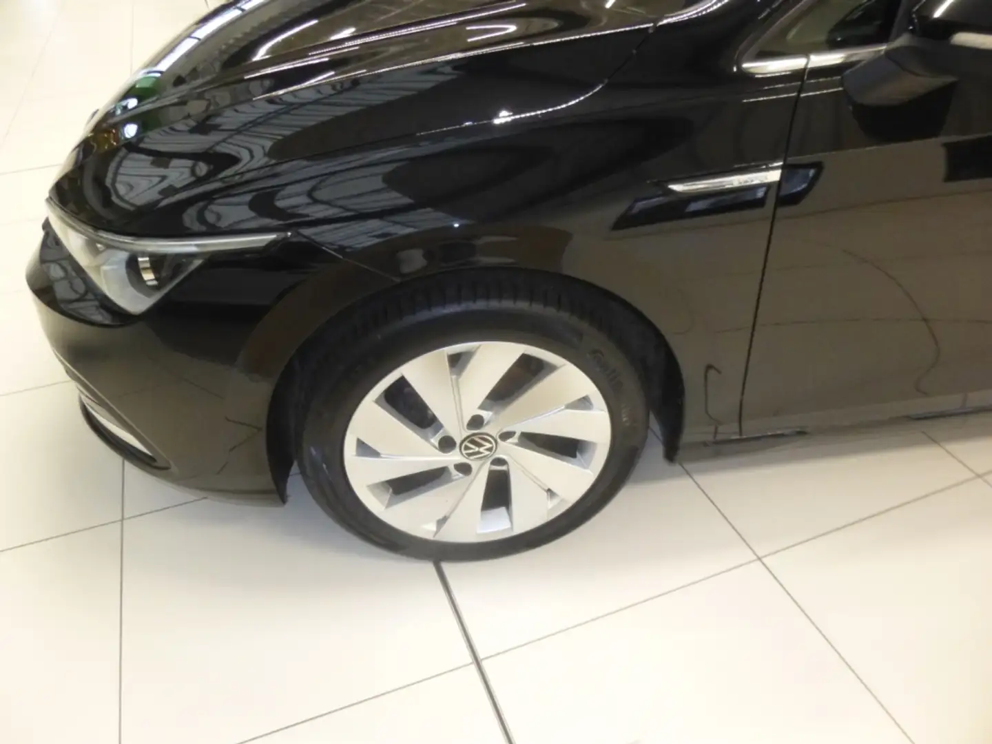 Volkswagen Golf VIII Style Schwarz - 2