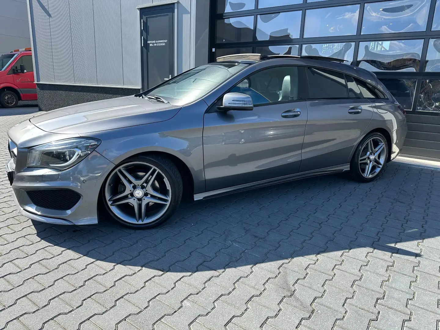 Mercedes-Benz CLA 180 Shooting Brake Ambition AMG EDITION automaat Gris - 2