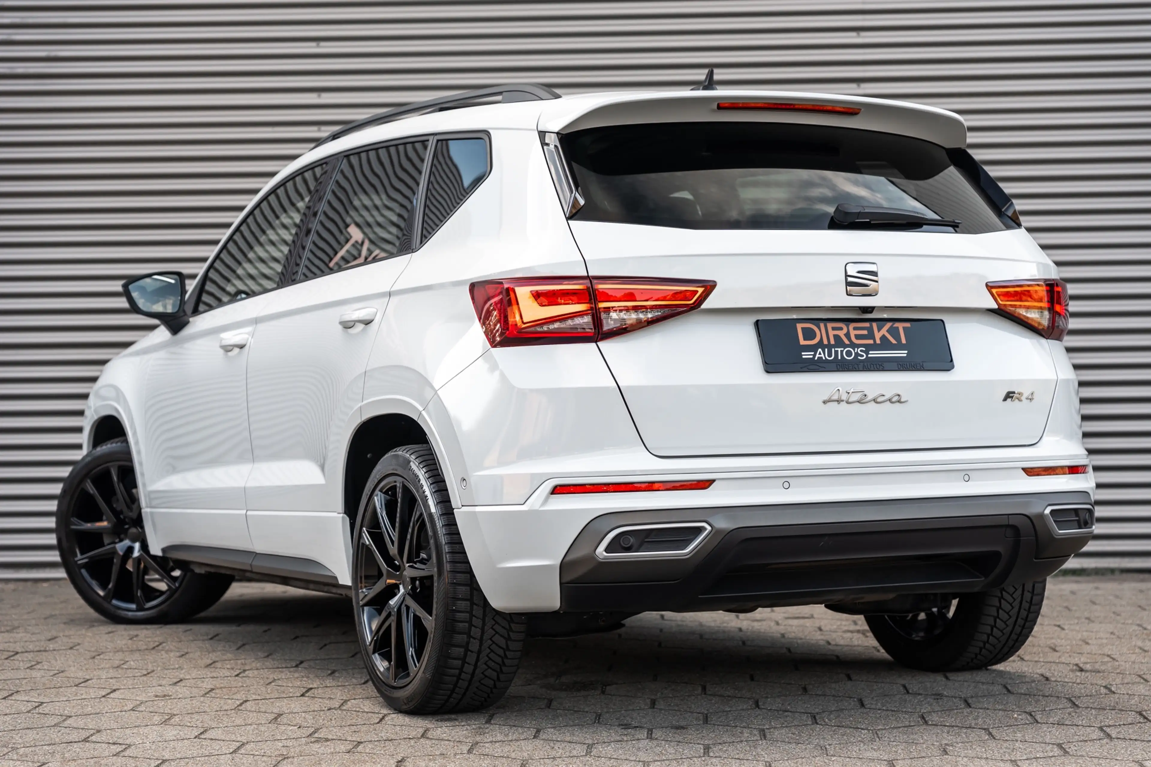 SEAT Ateca 2.0 TSI 4Drive FR PANO BEATS TREKHAAK CAMERA 360 — photo 5