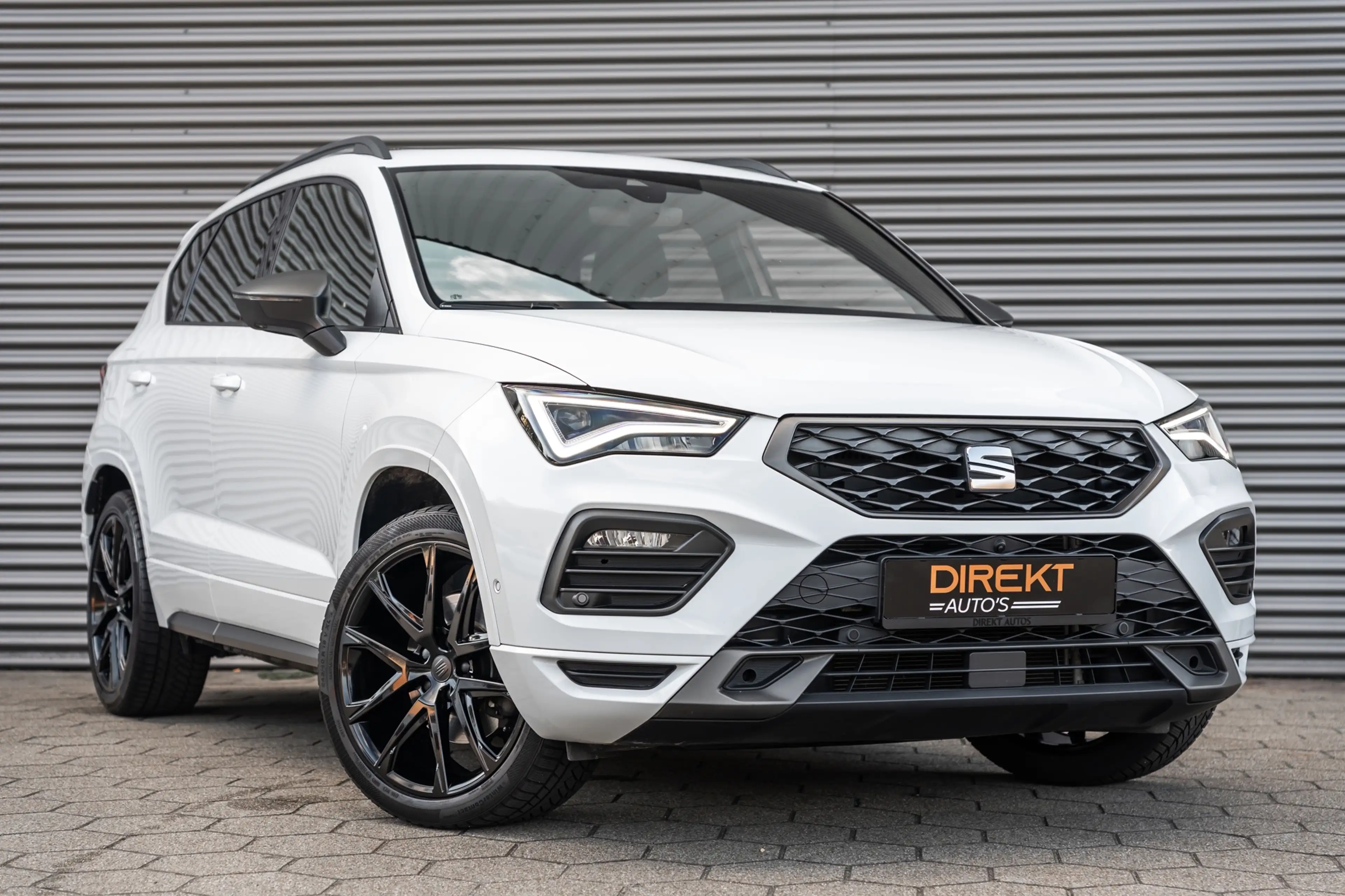 SEAT Ateca 2.0 TSI 4Drive FR PANO BEATS TREKHAAK CAMERA 360 — photo 3