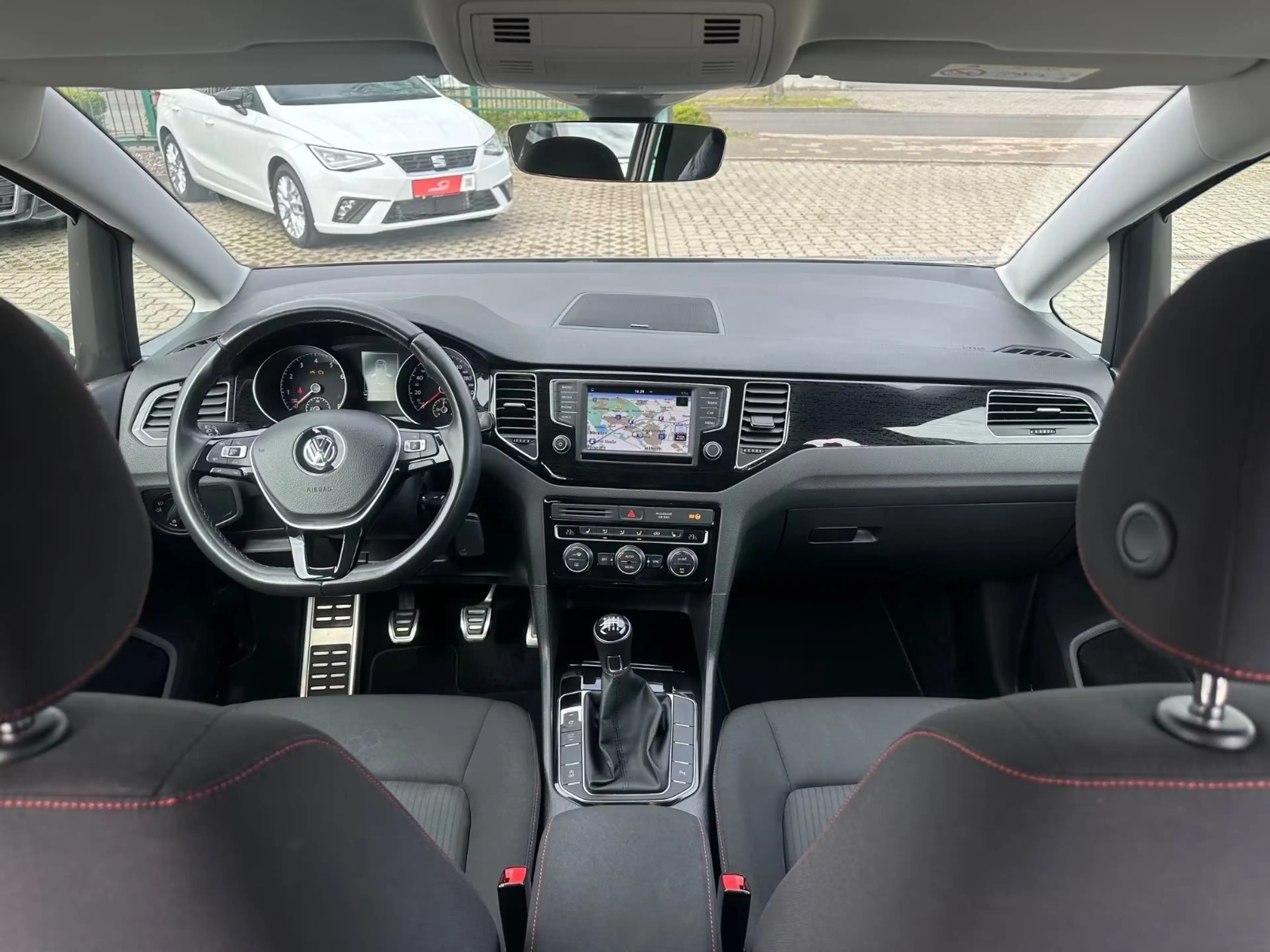 Volkswagen Golf Sportsvan Sportsvan VII 1.4 TSI Sound ACC Navi LED 17" SHZ — photo 13