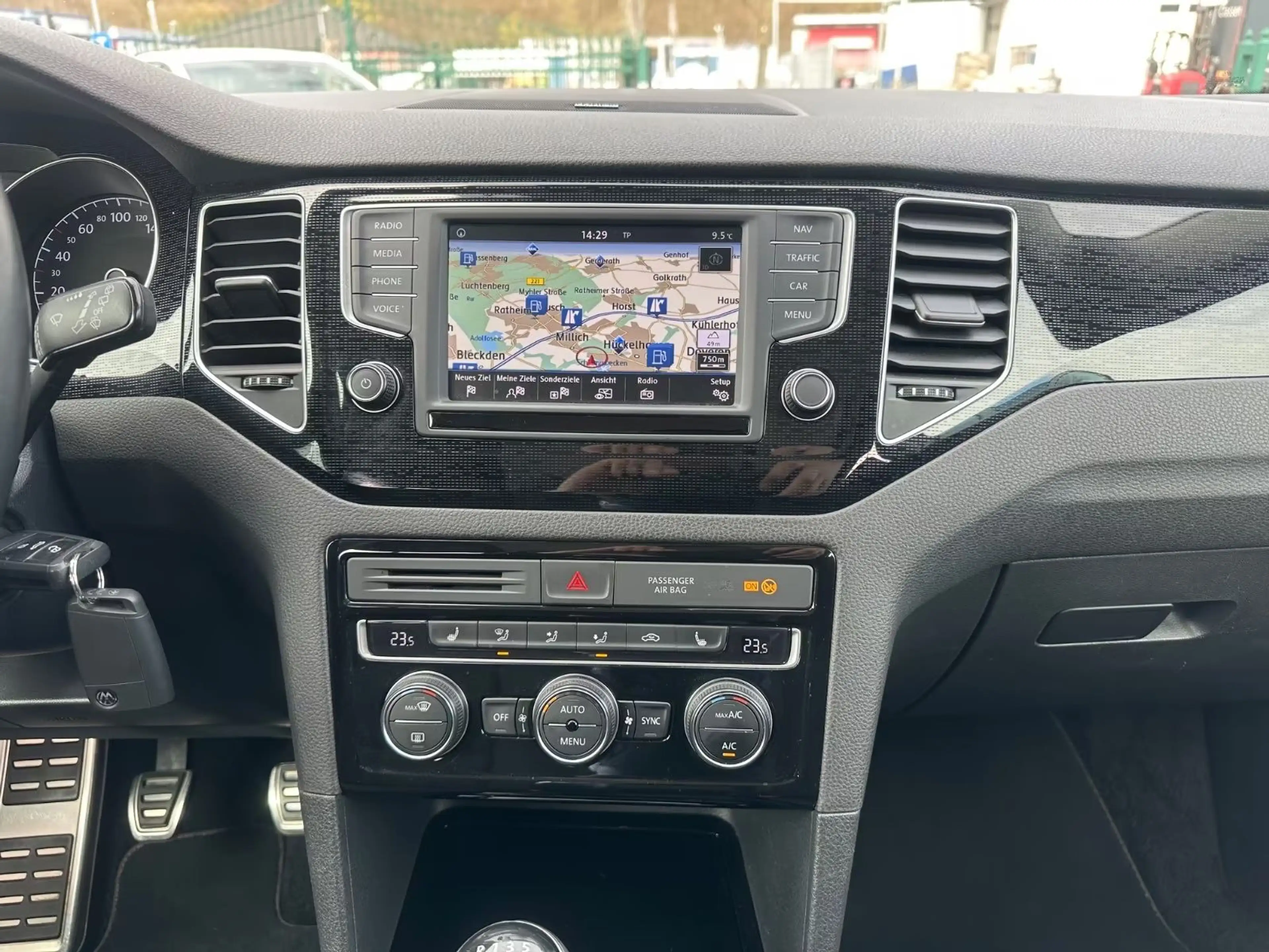 Volkswagen Golf Sportsvan Sportsvan VII 1.4 TSI Sound ACC Navi LED 17" SHZ — photo 14