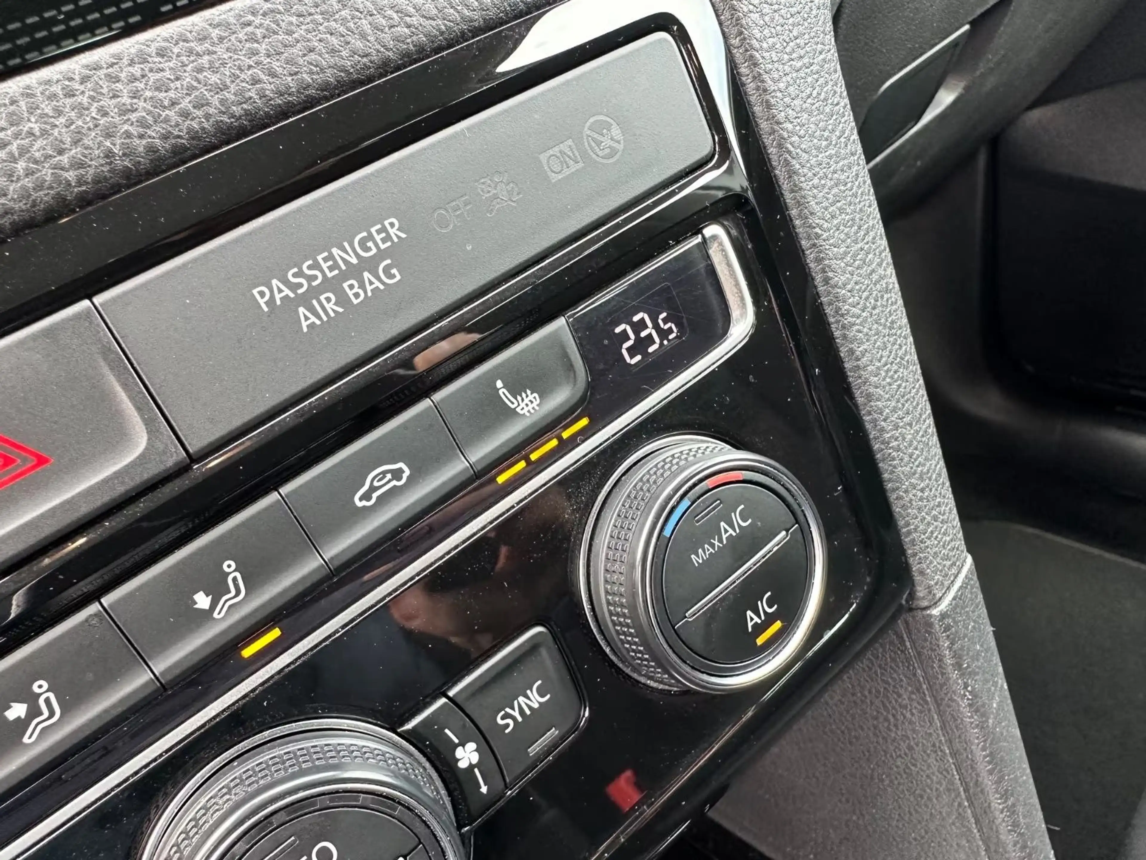 Volkswagen Golf Sportsvan Sportsvan VII 1.4 TSI Sound ACC Navi LED 17" SHZ — photo 24