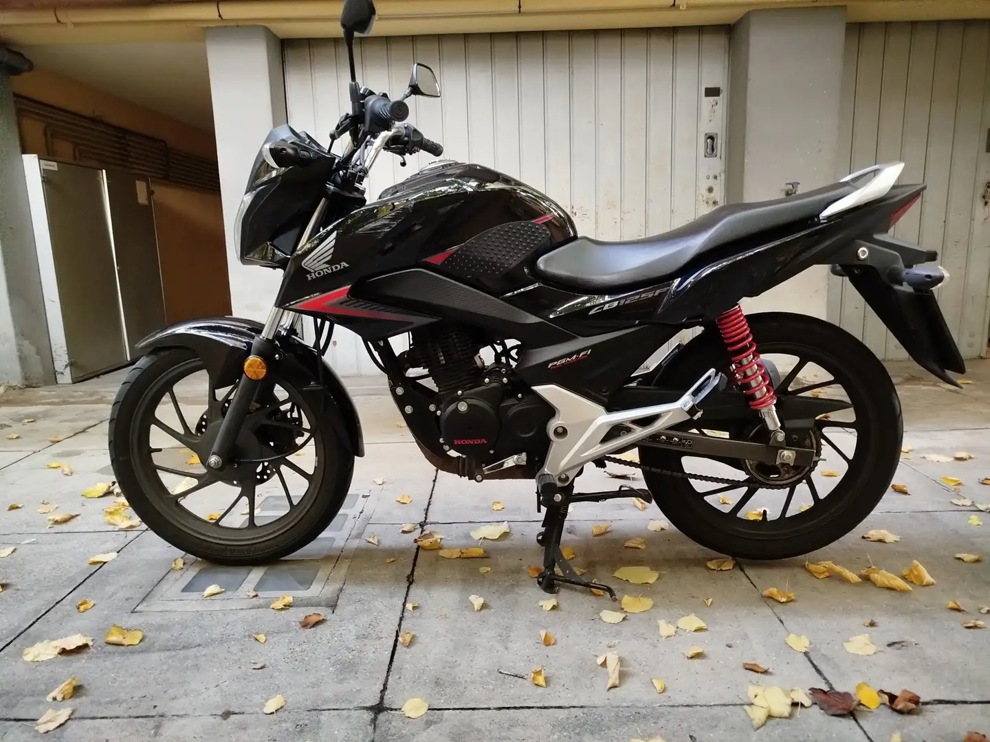Honda CB 125 F Nero - 2