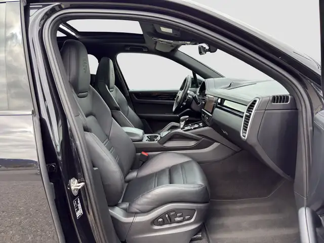 Porsche Cayenne E-Hybrid E-Hybrid AHK/Panorama/Nachtsicht/18-Wege Ansicht 16