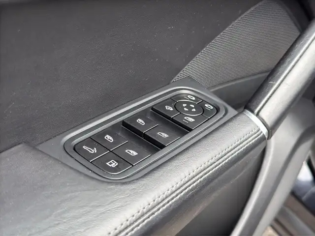 Porsche Cayenne E-Hybrid E-Hybrid AHK/Panorama/Nachtsicht/18-Wege Ansicht 32