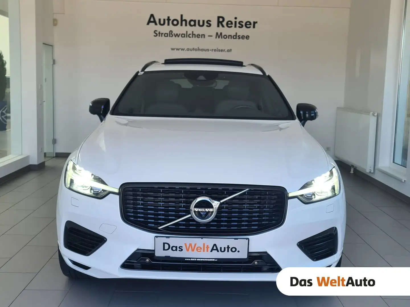 Volvo XC60 T6 AWD Recharge PHEV R-Design Geart Weiß - 1