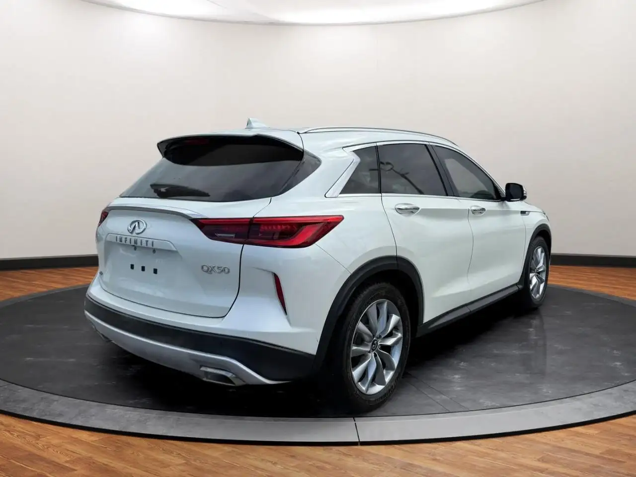 Infiniti QX50 снимка Infiniti QX50