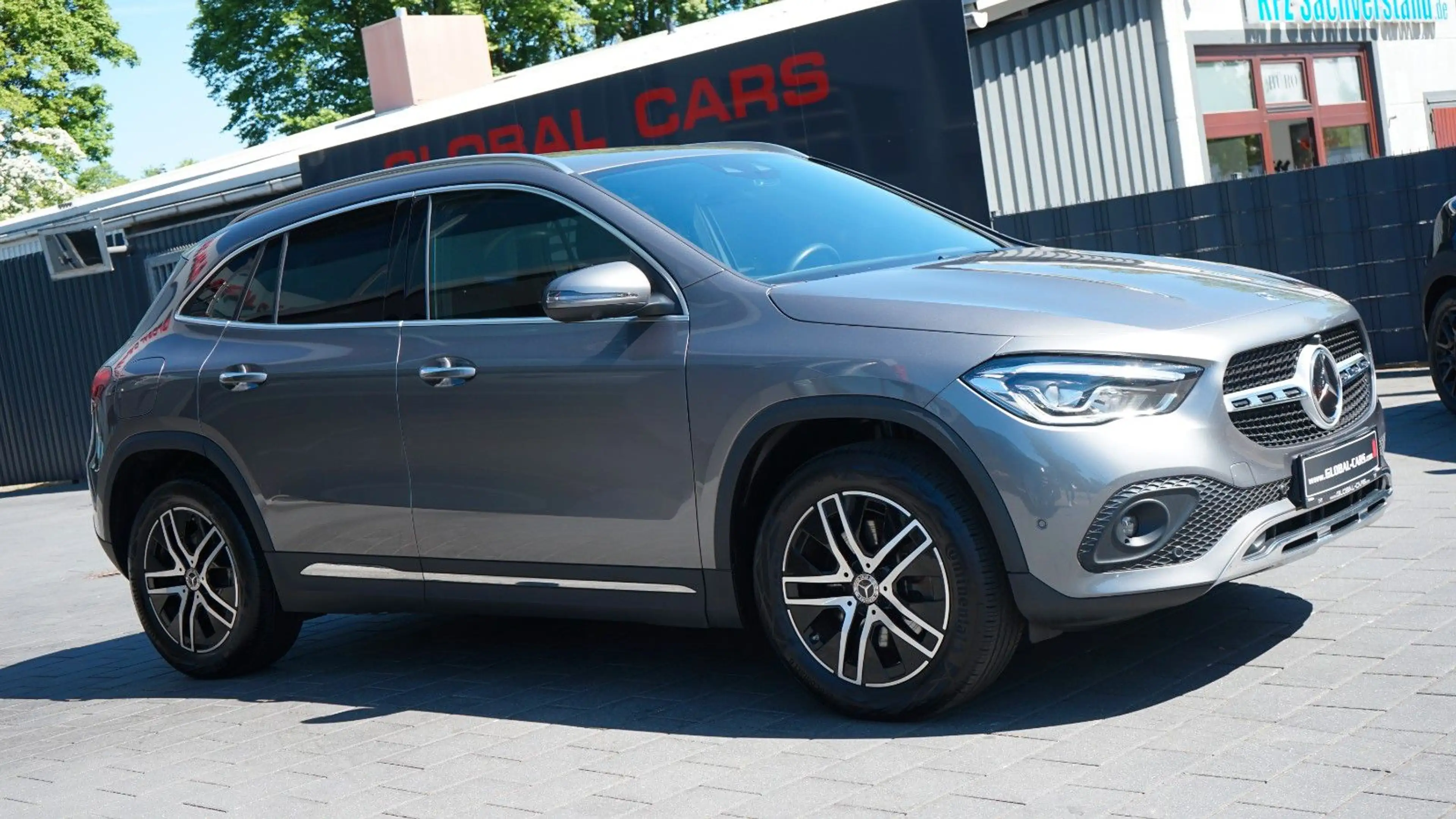 Mercedes-Benz GLA 250 e PROGRESSIVE*HUD*ACC*AHK* — photo 10
