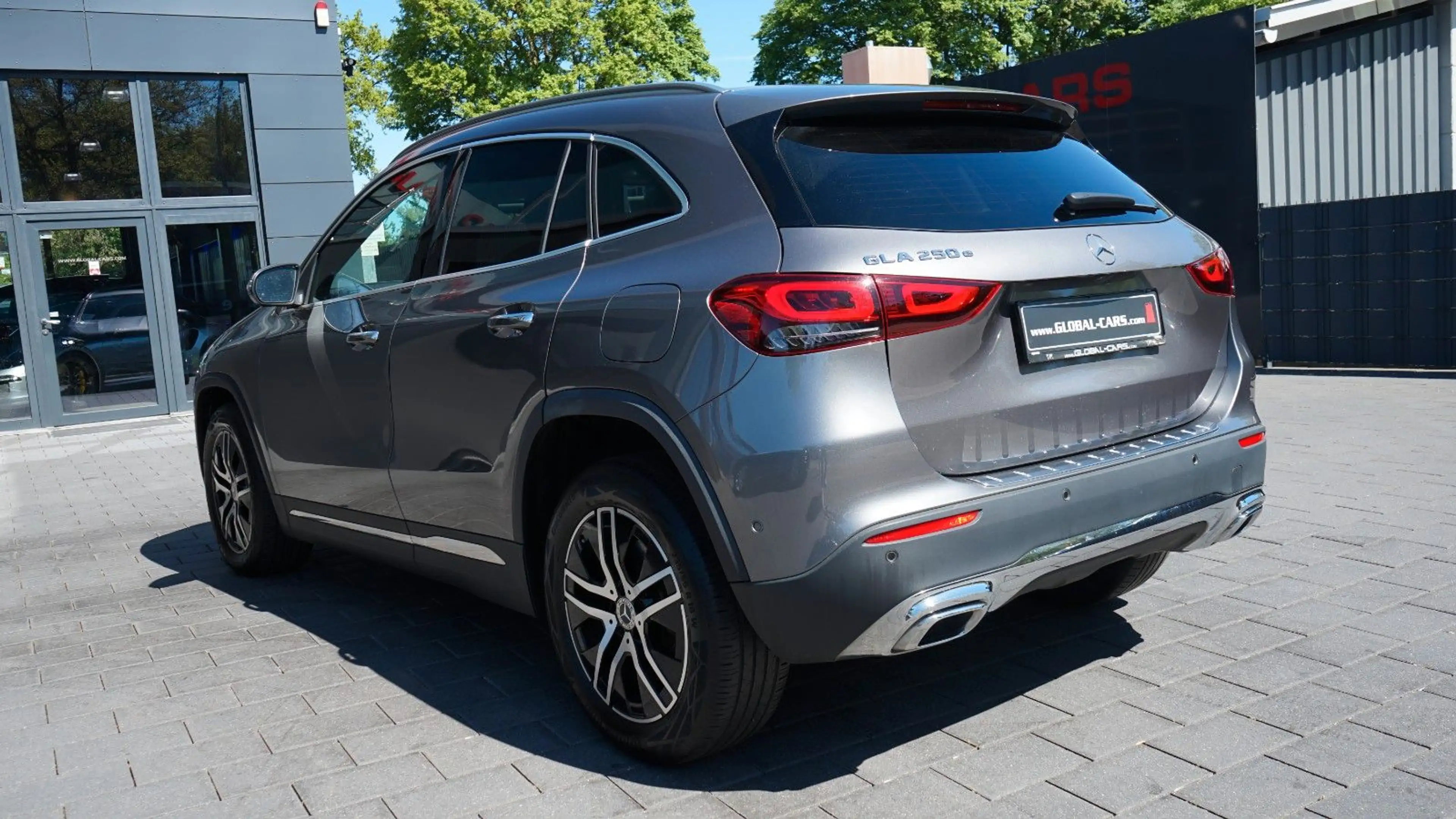 Mercedes-Benz GLA 250 e PROGRESSIVE*HUD*ACC*AHK* — photo 13