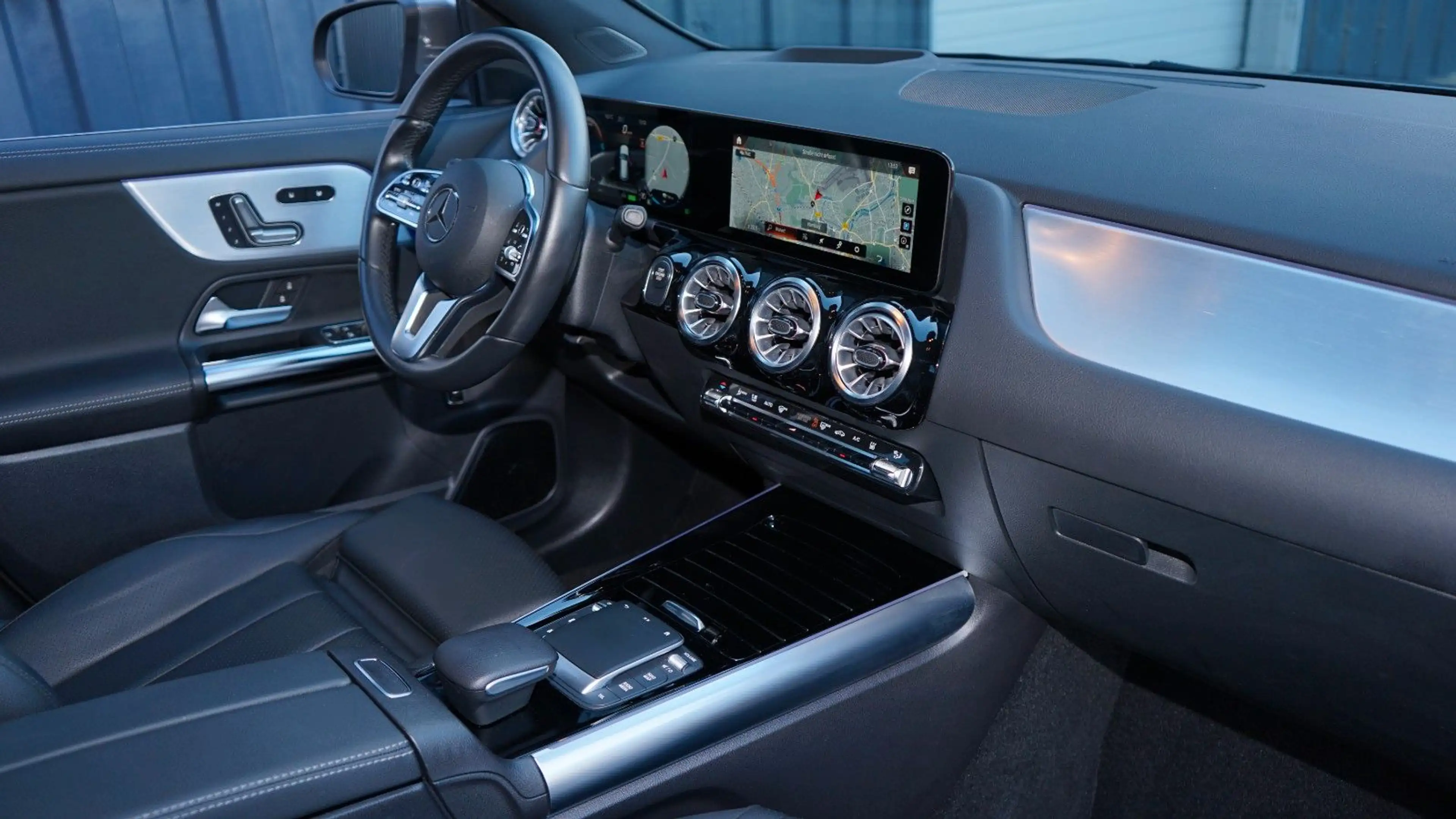 Mercedes-Benz GLA 250 e PROGRESSIVE*HUD*ACC*AHK* — photo 5