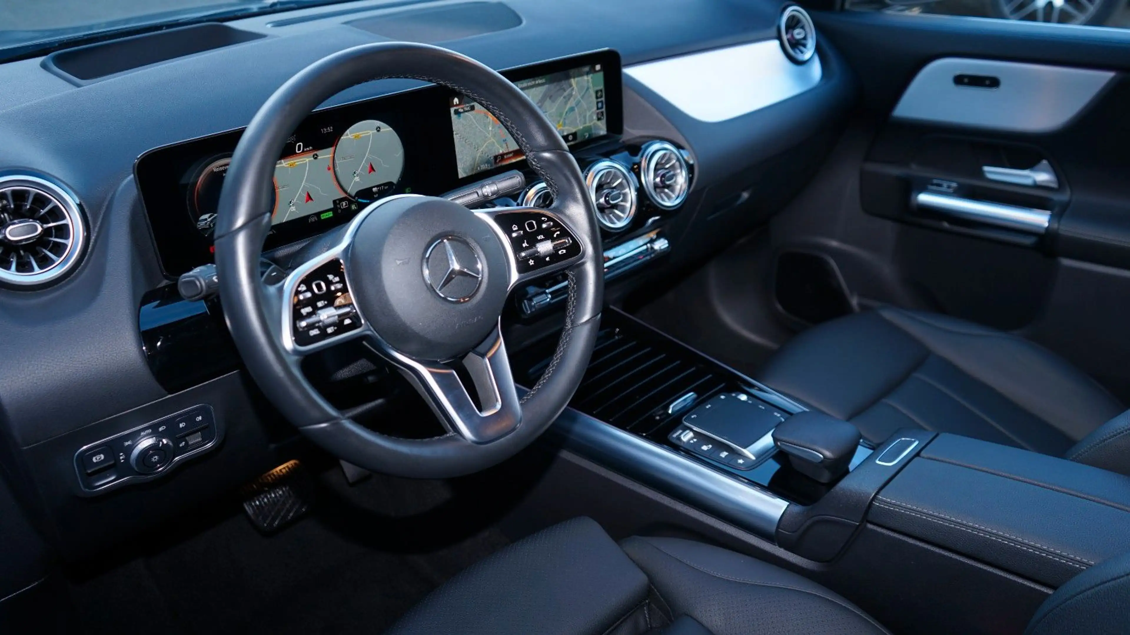 Mercedes-Benz GLA 250 e PROGRESSIVE*HUD*ACC*AHK* — photo 3