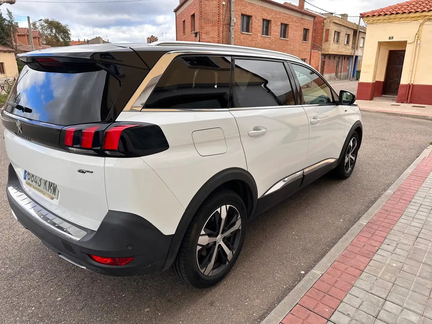 Peugeot 5008 2.0BlueHDi S&S GT Line EAT8 180 - 2