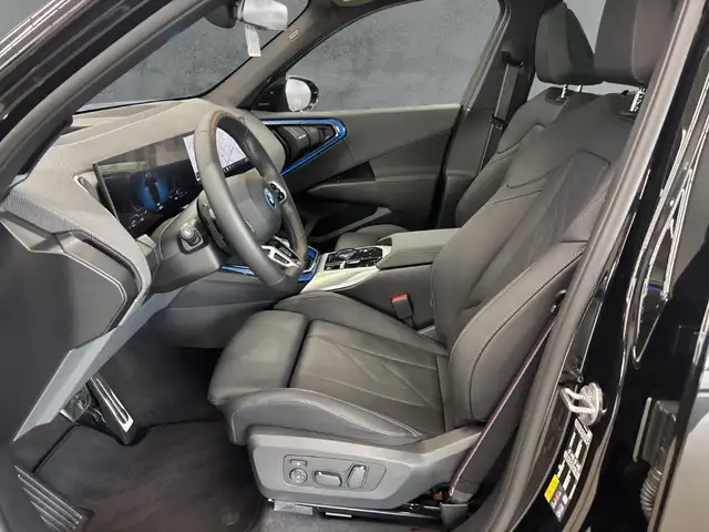BMW X3 view 8