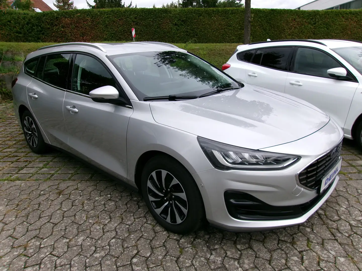 Ford Focus Titanium Silber - 1