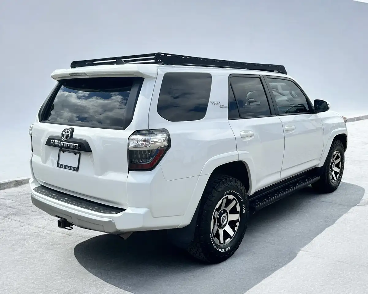 Toyota 4-Runner снимка Toyota 4-Runner