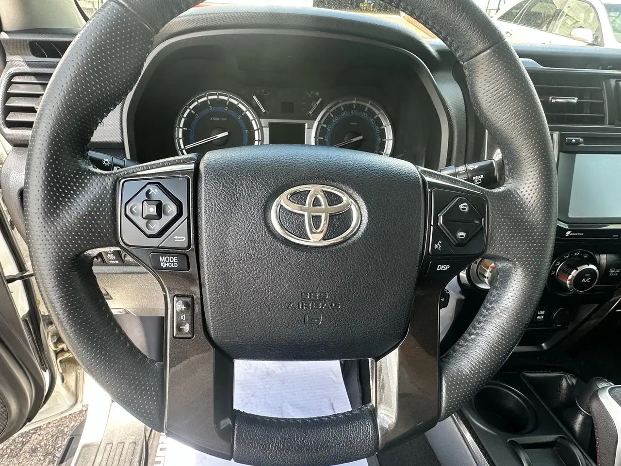 Toyota 4-Runner снимка Toyota 4-Runner