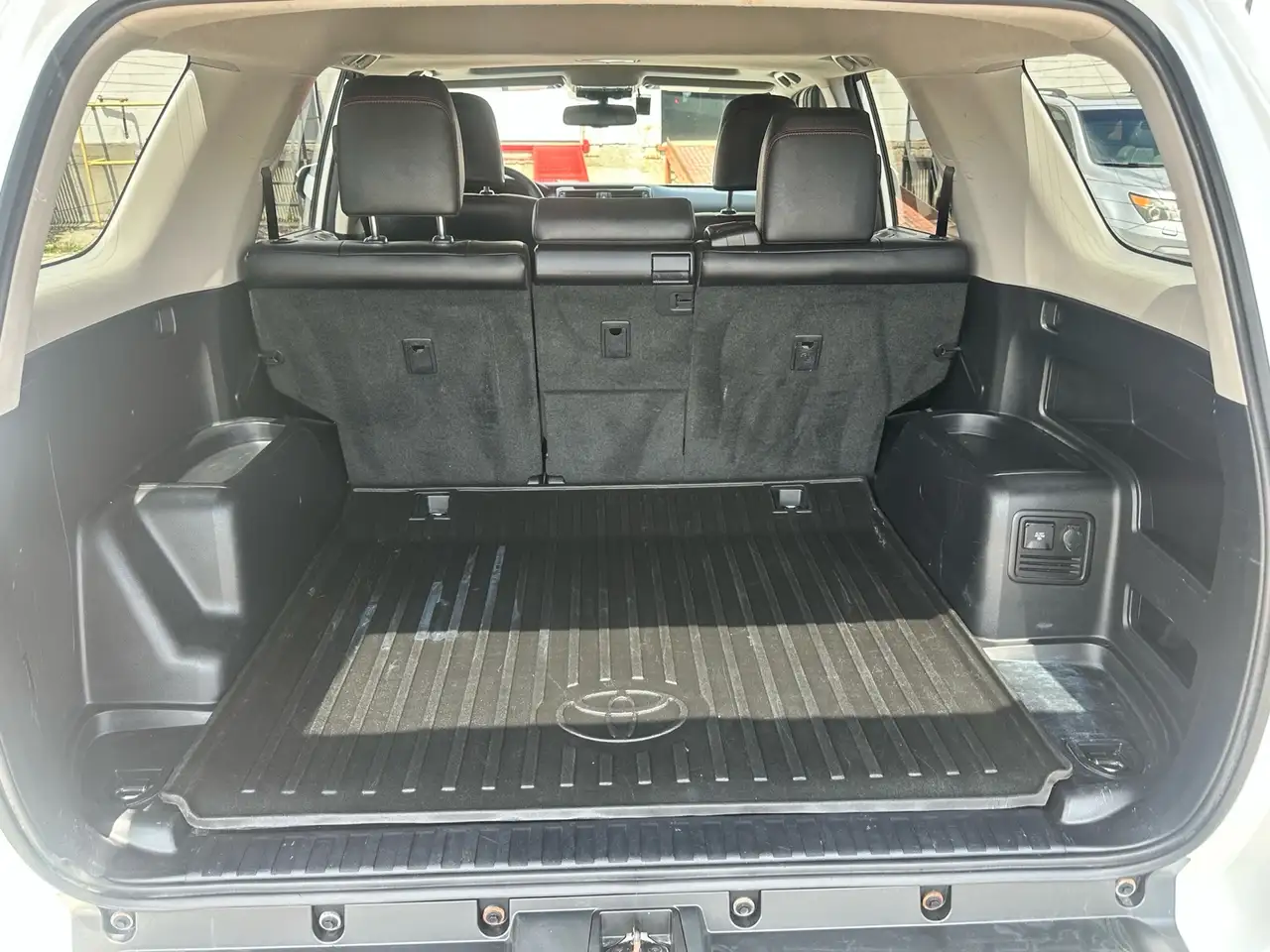 Toyota 4-Runner снимка Toyota 4-Runner