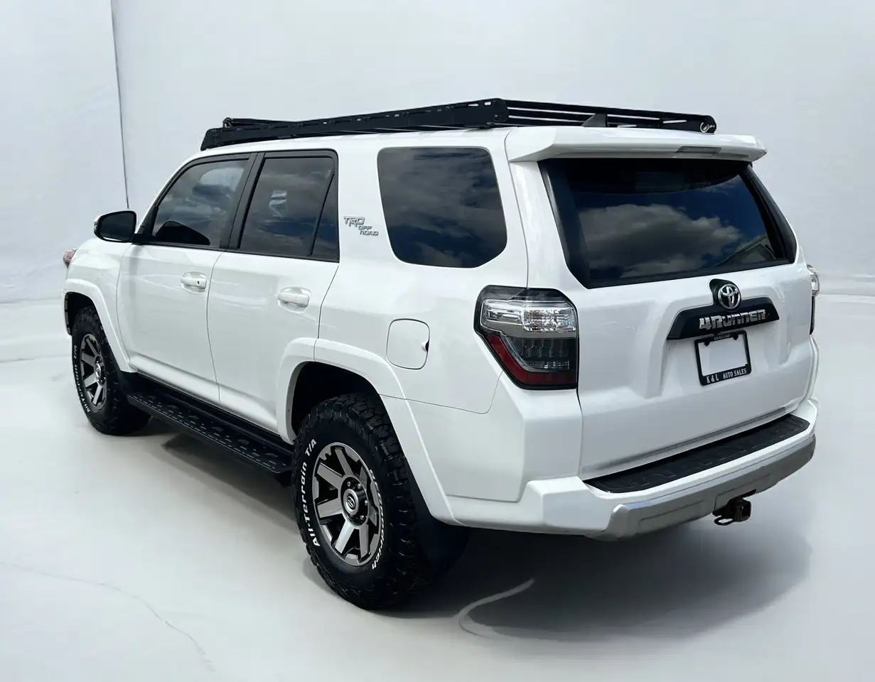 Toyota 4-Runner снимка Toyota 4-Runner